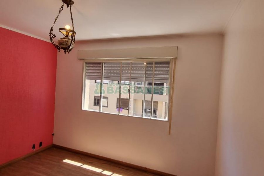 Apartamento com 88m², 2 dormitórios, 1 vaga, no bairro Madureira em Caxias do Sul para Comprar