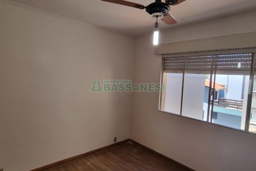 Apartamento com 88m², 2 dormitórios, 1 vaga, no bairro Madureira em Caxias do Sul para Comprar