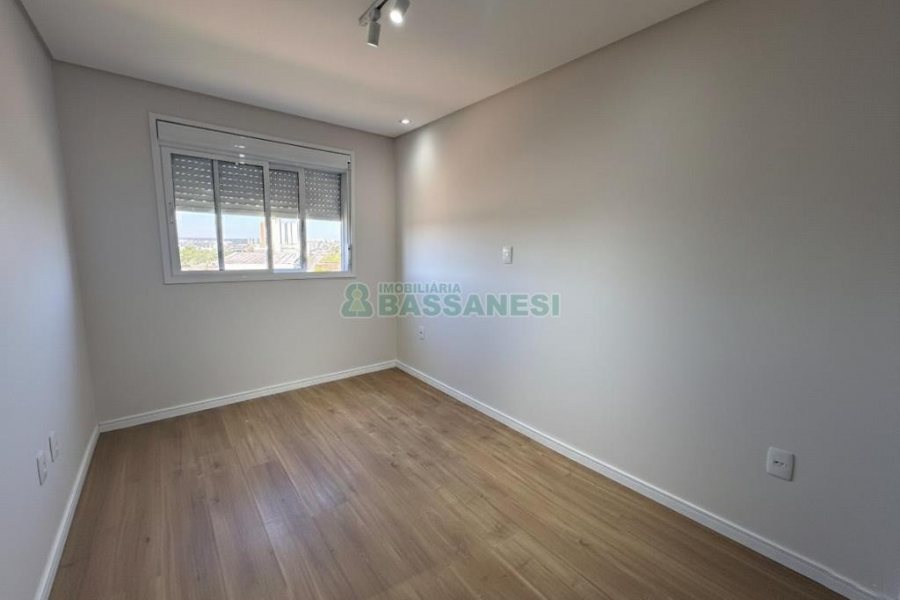 Apartamento com 58m², 2 dormitórios, 1 vaga, no bairro Sanvitto em Caxias do Sul para Alugar