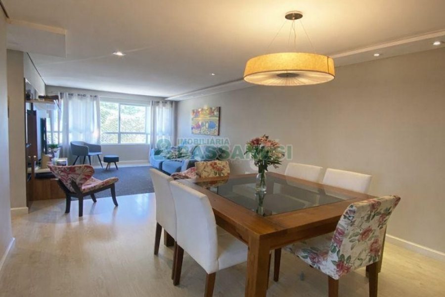 Apto Mobiliado com 102m², 3 dormitórios, 2 vagas, no bairro Universitário em Caxias do Sul para Alugar