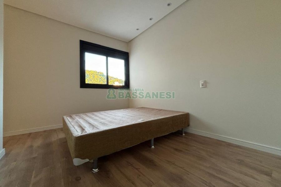 Apartamento com 62m², 2 dormitórios, 1 vaga, no bairro São Luiz em Caxias do Sul para Alugar