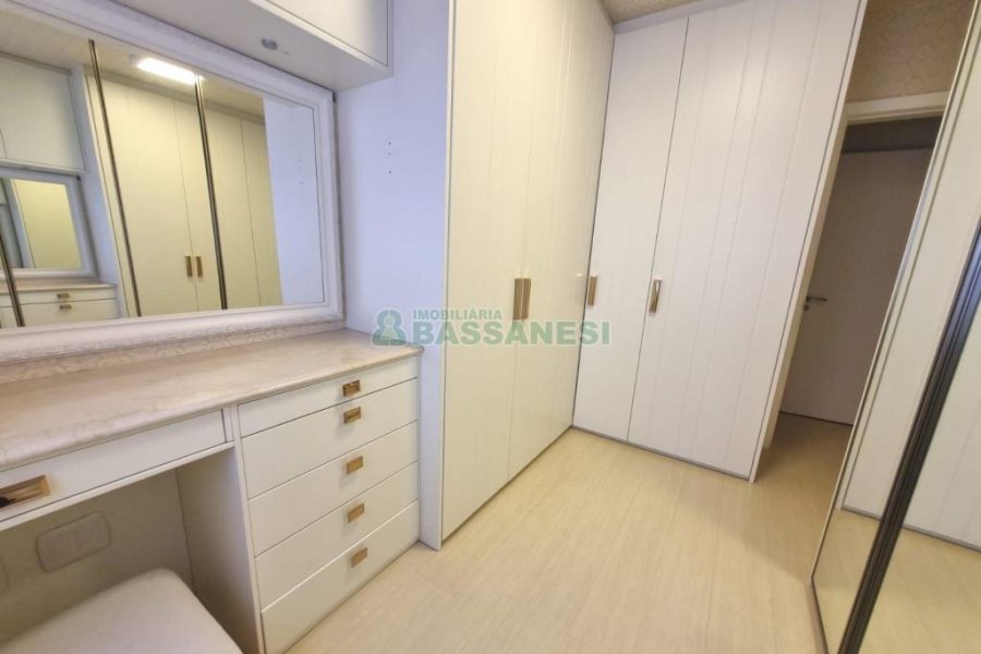 Apto Mobiliado com 110m², 2 dormitórios, 2 vagas, no bairro Rio Branco em Caxias do Sul para Alugar