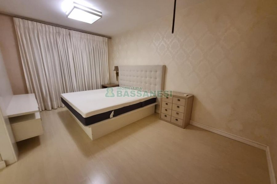 Apto Mobiliado com 110m², 2 dormitórios, 2 vagas, no bairro Rio Branco em Caxias do Sul para Alugar