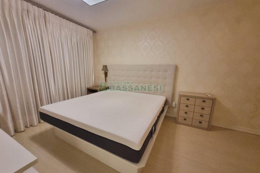 Apto Mobiliado com 110m², 2 dormitórios, 2 vagas, no bairro Rio Branco em Caxias do Sul para Alugar