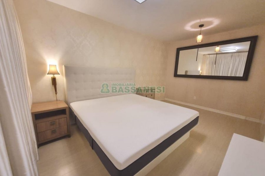 Apto Mobiliado com 110m², 2 dormitórios, 2 vagas, no bairro Rio Branco em Caxias do Sul para Alugar