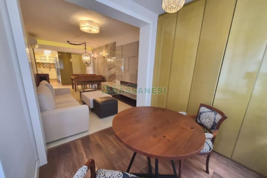 Apto Mobiliado com 110m², 2 dormitórios, 2 vagas, no bairro Rio Branco em Caxias do Sul para Alugar