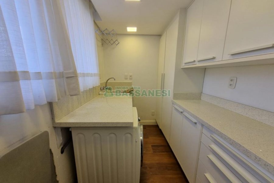 Apto Mobiliado com 110m², 2 dormitórios, 2 vagas, no bairro Rio Branco em Caxias do Sul para Alugar