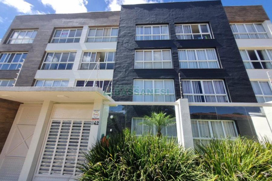 Kitinete Mobiliado com 40m², 1 dormitório, 1 vaga, no bairro Petrópolis em Caxias do Sul para Alugar