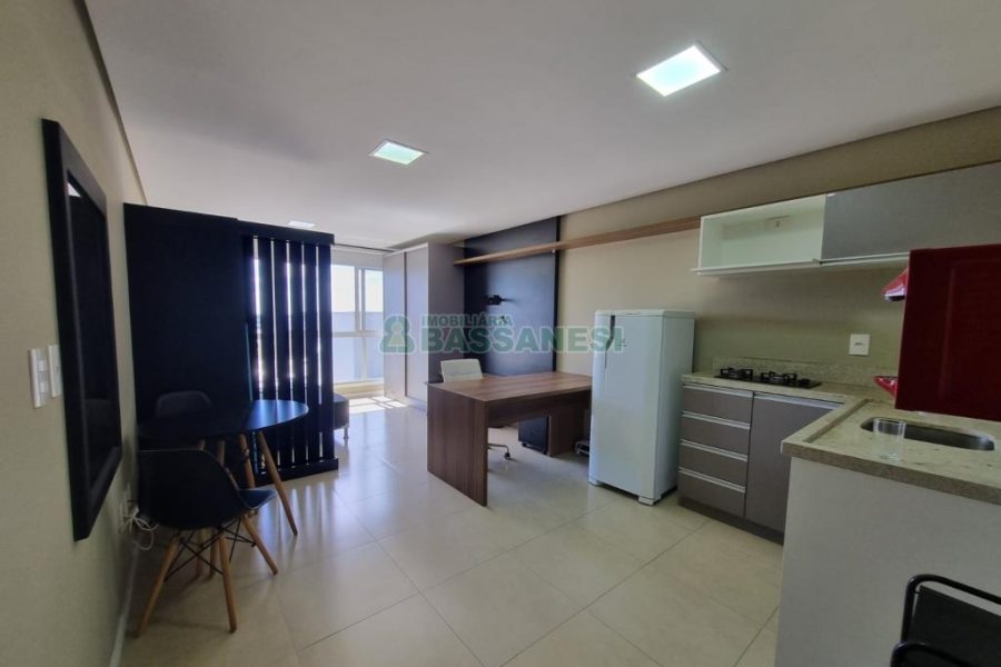 Kitinete Mobiliado com 40m², 1 dormitório, 1 vaga, no bairro Petrópolis em Caxias do Sul para Alugar