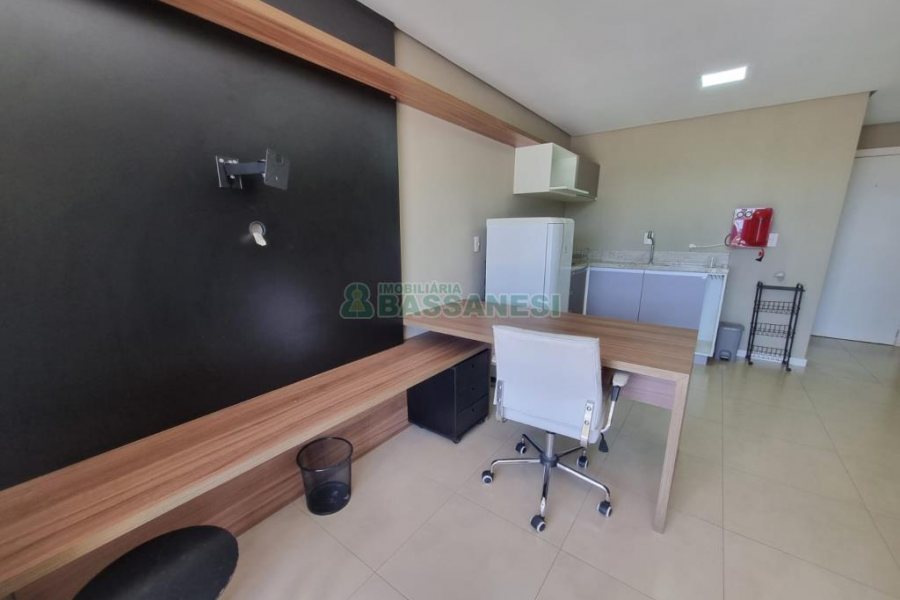 Kitinete Mobiliado com 40m², 1 dormitório, 1 vaga, no bairro Petrópolis em Caxias do Sul para Alugar