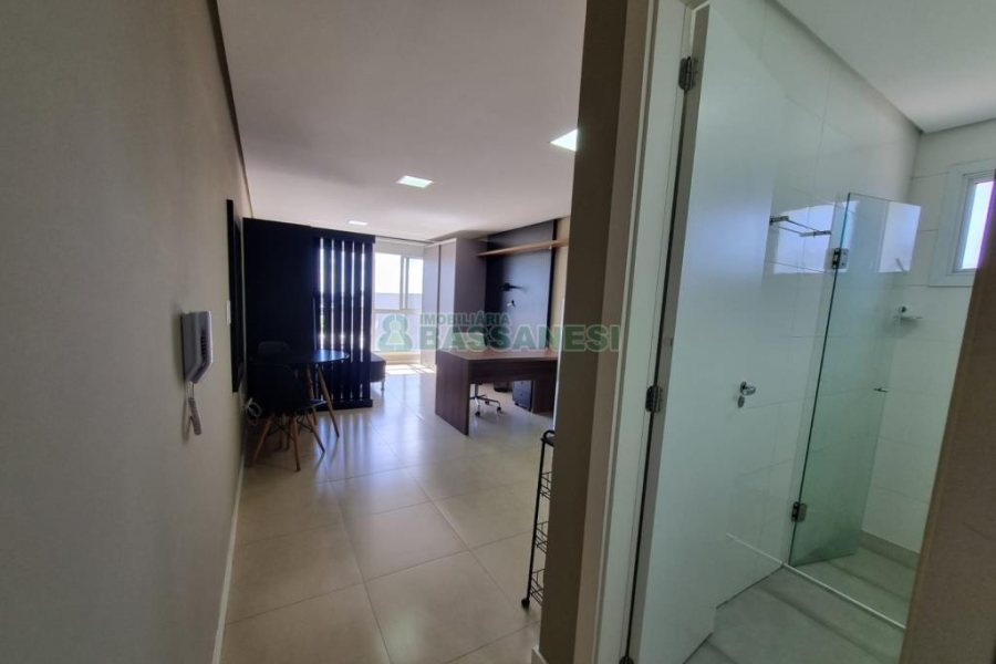 Kitinete Mobiliado com 40m², 1 dormitório, 1 vaga, no bairro Petrópolis em Caxias do Sul para Alugar