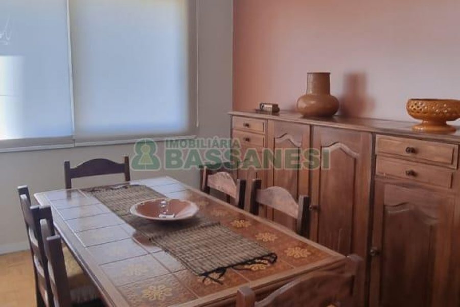 Apartamento com 102m², 3 dormitórios, 1 vaga, no bairro Centro em Caxias do Sul para Comprar