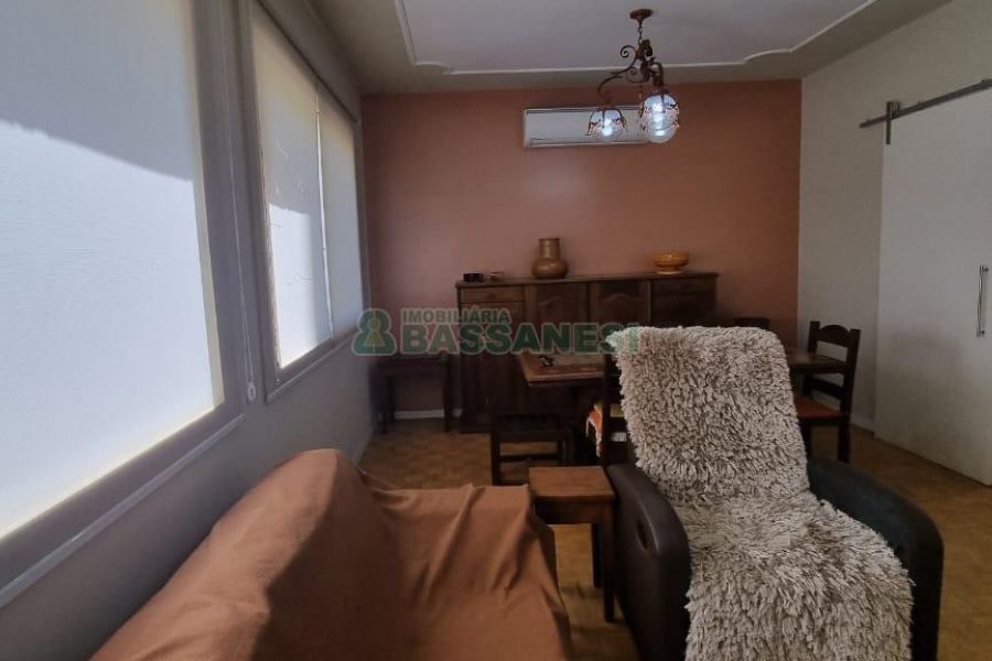 Apartamento com 102m², 3 dormitórios, 1 vaga, no bairro Centro em Caxias do Sul para Comprar
