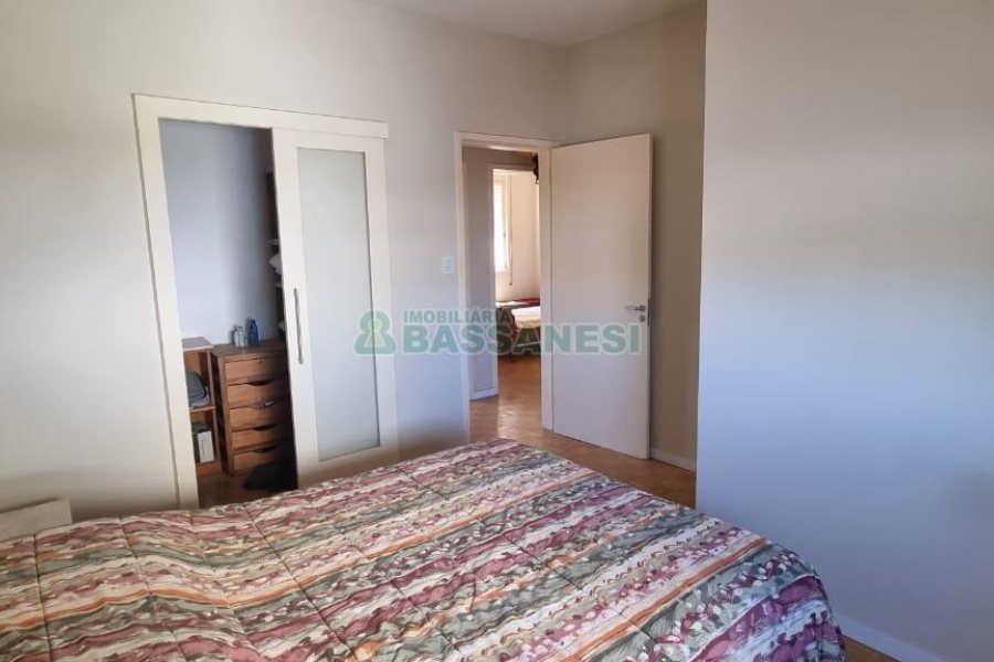 Apartamento com 102m², 3 dormitórios, 1 vaga, no bairro Centro em Caxias do Sul para Comprar