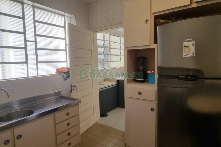 Apartamento com 102m², 3 dormitórios, 1 vaga, no bairro Centro em Caxias do Sul para Comprar