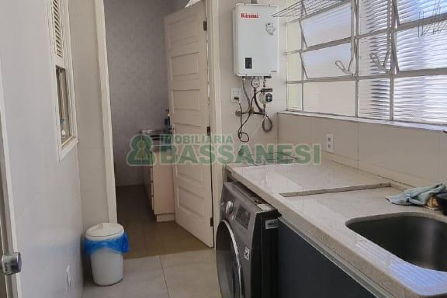 Apartamento com 102m², 3 dormitórios, 1 vaga, no bairro Centro em Caxias do Sul para Comprar