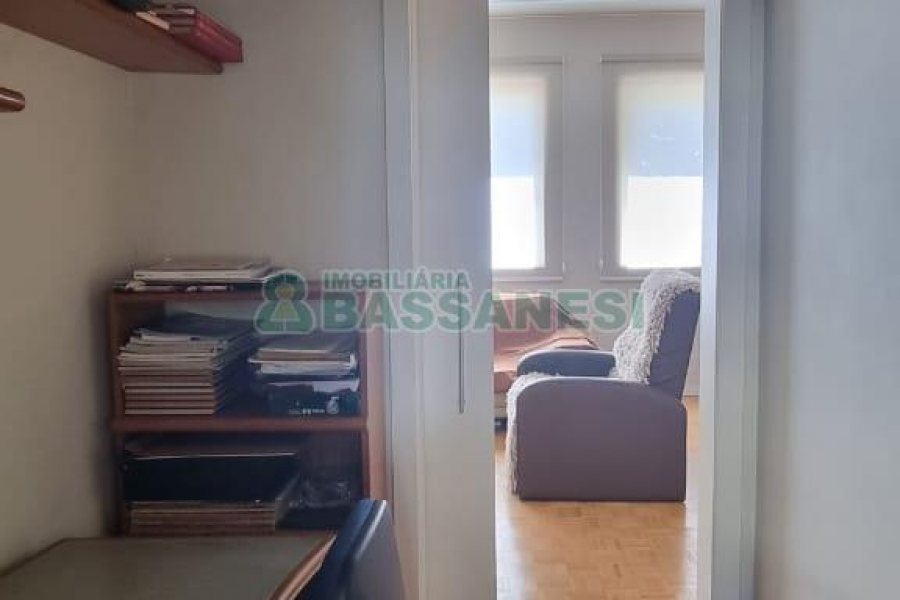 Apartamento com 102m², 3 dormitórios, 1 vaga, no bairro Centro em Caxias do Sul para Comprar