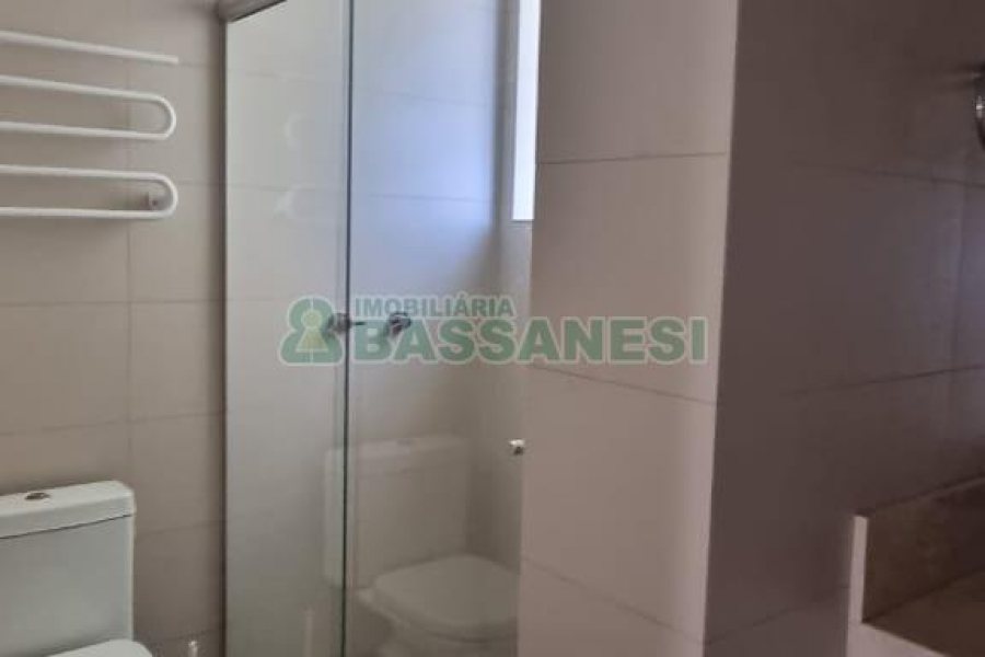 Apartamento com 102m², 3 dormitórios, 1 vaga, no bairro Centro em Caxias do Sul para Comprar