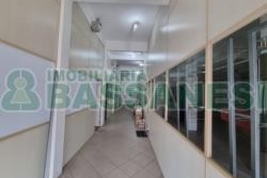 Predio com 460m², no bairro Nossa Senhora de Fátima em Caxias do Sul para Comprar