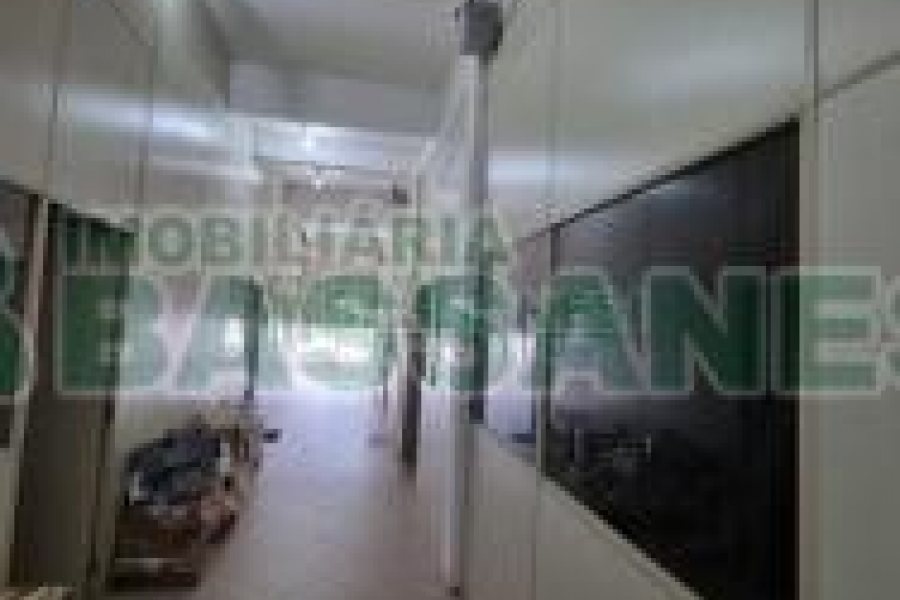 Predio com 460m², no bairro Nossa Senhora de Fátima em Caxias do Sul para Comprar