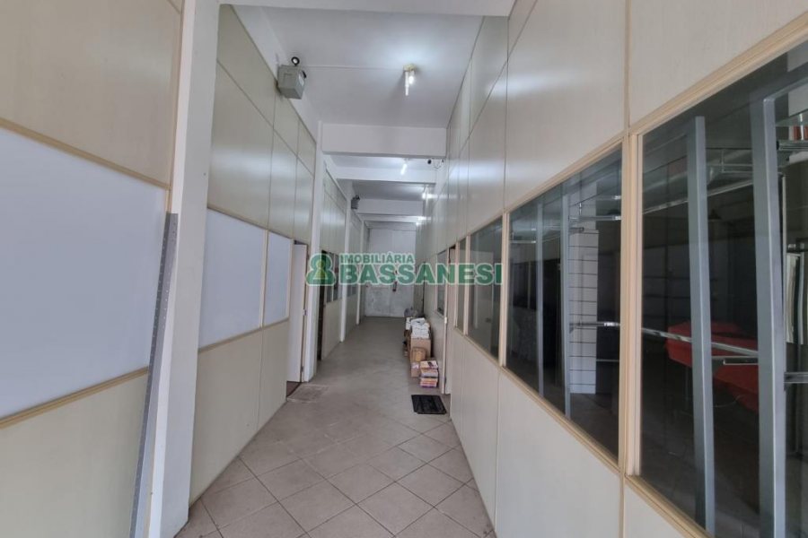 Predio com 460m², no bairro Nossa Senhora de Fátima em Caxias do Sul para Comprar