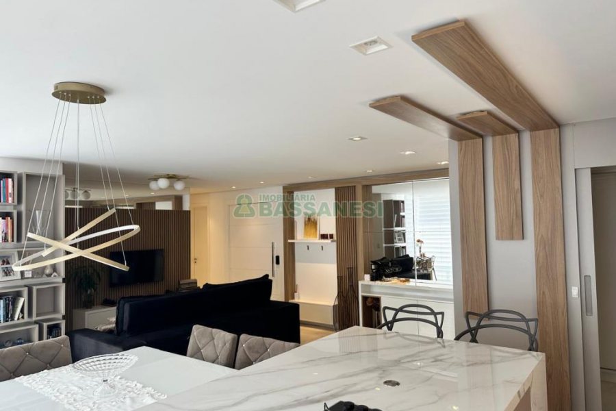 Apto Mobiliado com 111m², 3 dormitórios, 2 vagas, no bairro Cristo Redentor em Caxias do Sul para Alugar