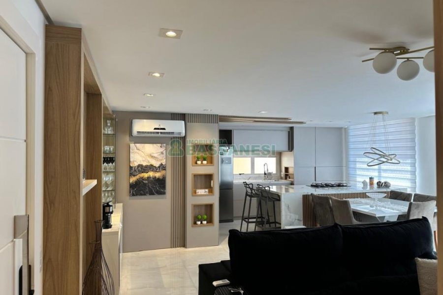 Apto Mobiliado com 111m², 3 dormitórios, 2 vagas, no bairro Cristo Redentor em Caxias do Sul para Alugar