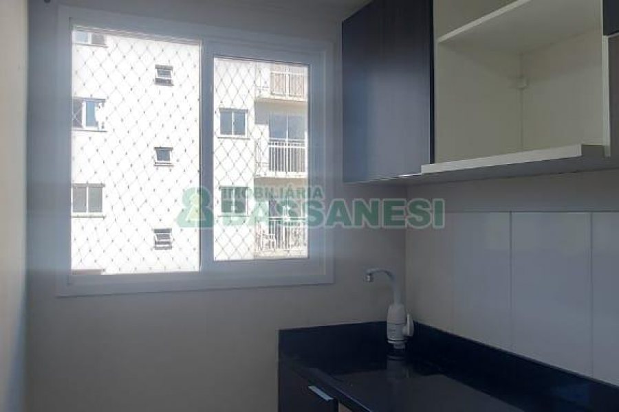Apartamento com 47m², 2 dormitórios, no bairro São Virgílio em Caxias do Sul para Alugar