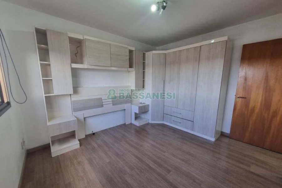 Apartamento com 63m², 2 dormitórios, 1 vaga, no bairro Marechal Floriano em Caxias do Sul para Alugar