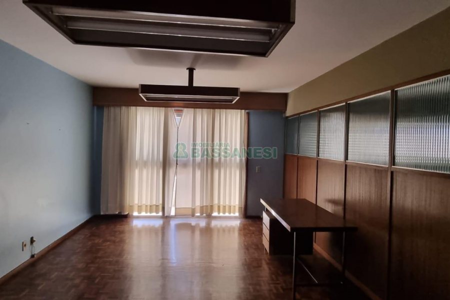 Sala com 150m², no bairro Pio X em Caxias do Sul para Alugar