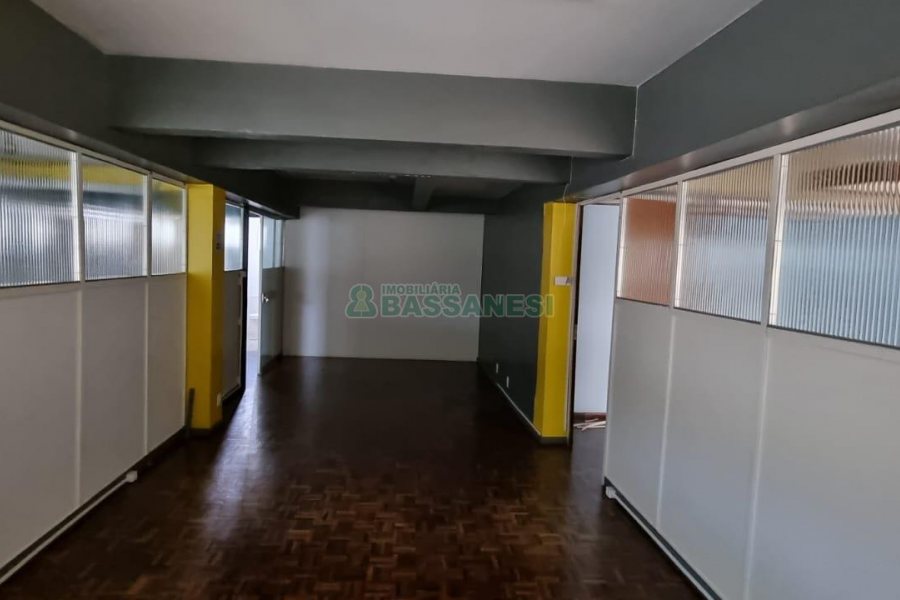 Sala com 150m², no bairro Pio X em Caxias do Sul para Alugar