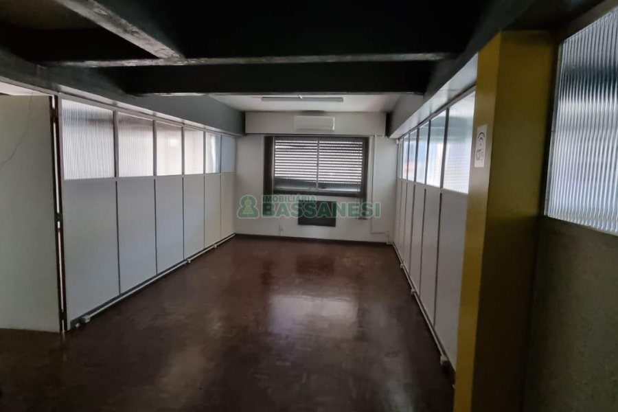 Sala com 150m², no bairro Pio X em Caxias do Sul para Alugar
