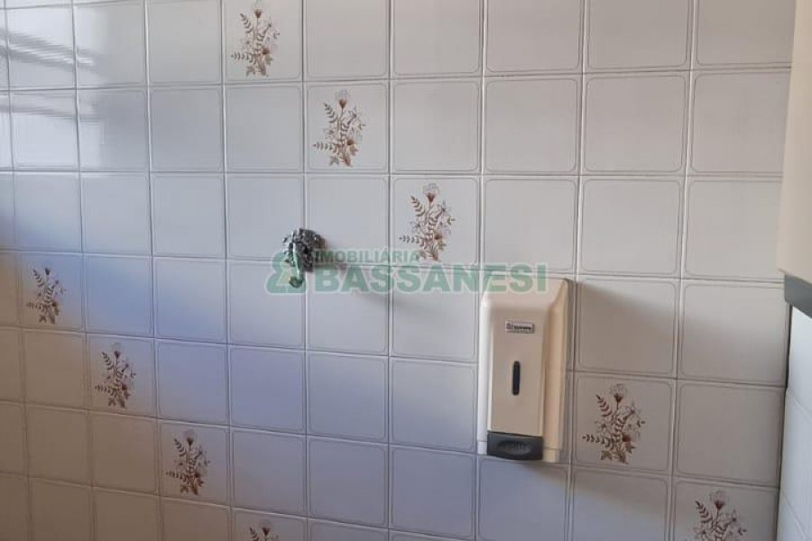 Sala com 150m², no bairro Pio X em Caxias do Sul para Alugar