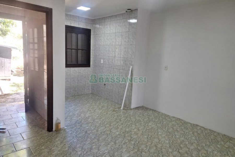 Casa com 110m², 3 dormitórios, no bairro Cinqüentenário em Caxias do Sul para Alugar