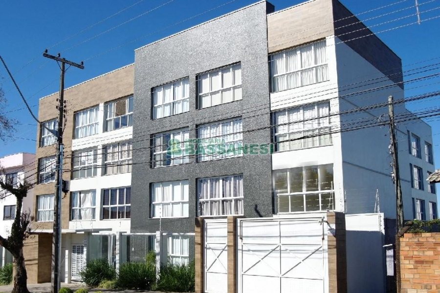 Kitinete Mobiliado com 40m², 1 dormitório, 1 vaga, no bairro Petrópolis em Caxias do Sul para Alugar