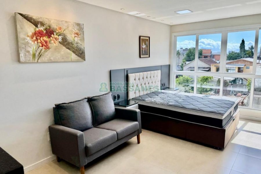 Kitinete Mobiliado com 40m², 1 dormitório, 1 vaga, no bairro Petrópolis em Caxias do Sul para Alugar