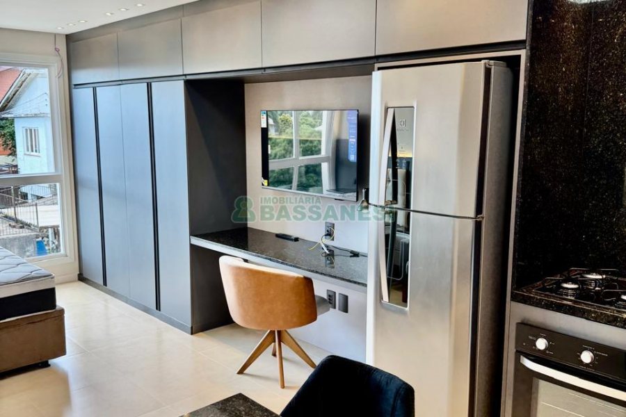 Kitinete Mobiliado com 40m², 1 dormitório, 1 vaga, no bairro Petrópolis em Caxias do Sul para Alugar