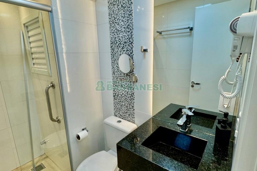 Kitinete Mobiliado com 40m², 1 dormitório, 1 vaga, no bairro Petrópolis em Caxias do Sul para Alugar