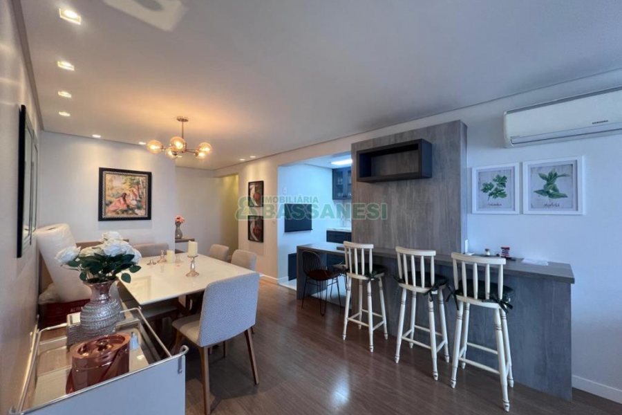 Apto Mobiliado com 88m², 2 dormitórios, 2 vagas, no bairro Villagio Iguatemi em Caxias do Sul para Alugar