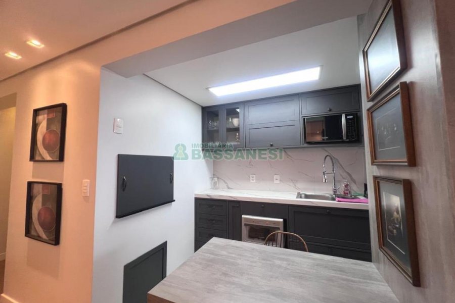 Apto Mobiliado com 88m², 2 dormitórios, 2 vagas, no bairro Villagio Iguatemi em Caxias do Sul para Alugar