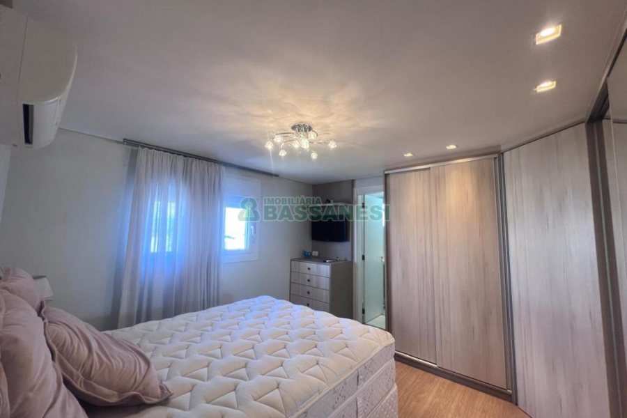 Apto Mobiliado com 88m², 2 dormitórios, 2 vagas, no bairro Villagio Iguatemi em Caxias do Sul para Alugar