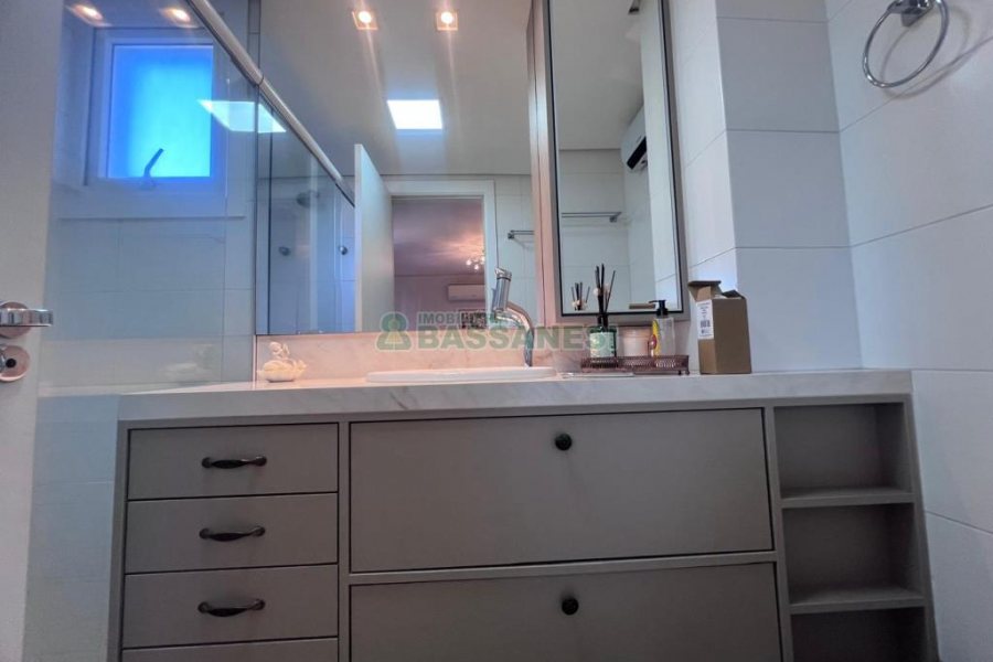 Apto Mobiliado com 88m², 2 dormitórios, 2 vagas, no bairro Villagio Iguatemi em Caxias do Sul para Alugar