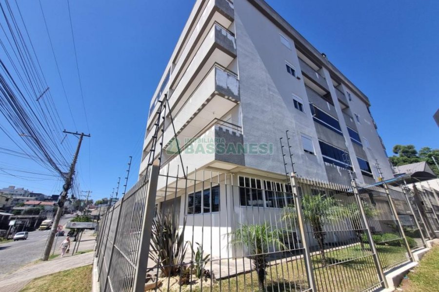 Apto Mobiliado com 87m², 2 dormitórios, 1 vaga, no bairro Petrópolis em Caxias do Sul para Alugar