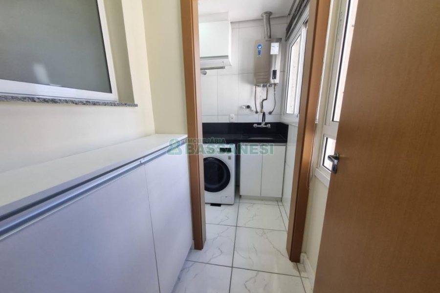 Apto Mobiliado com 87m², 2 dormitórios, 1 vaga, no bairro Petrópolis em Caxias do Sul para Alugar