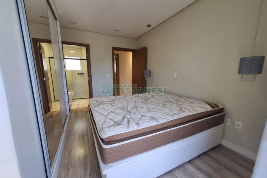 Apto Mobiliado com 87m², 2 dormitórios, 1 vaga, no bairro Petrópolis em Caxias do Sul para Alugar