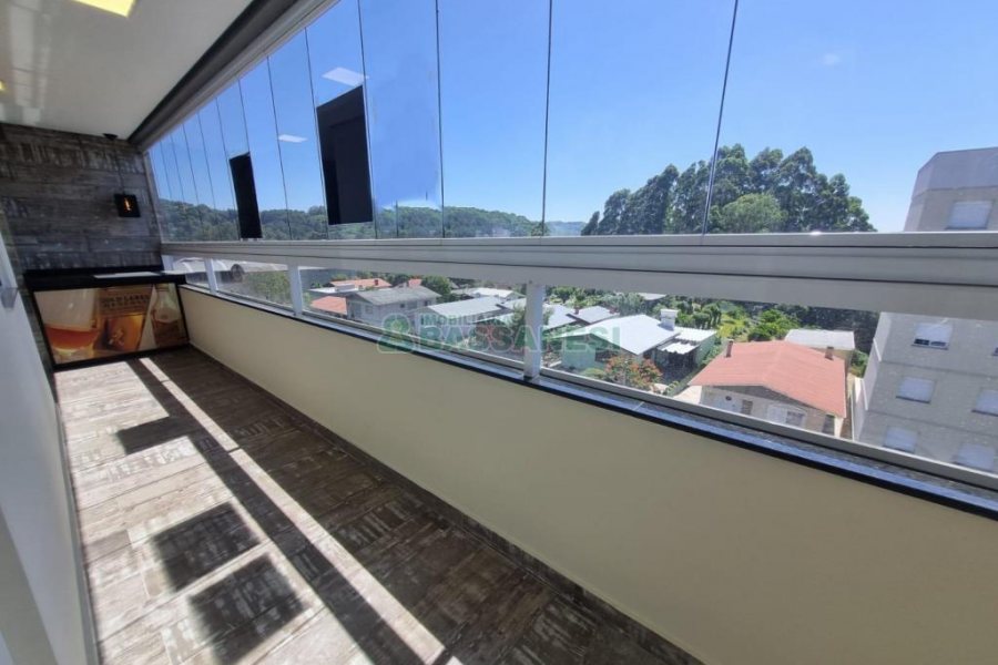 Apto Mobiliado com 87m², 2 dormitórios, 1 vaga, no bairro Petrópolis em Caxias do Sul para Alugar
