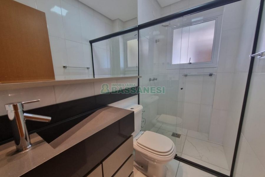 Apto Mobiliado com 87m², 2 dormitórios, 1 vaga, no bairro Petrópolis em Caxias do Sul para Alugar