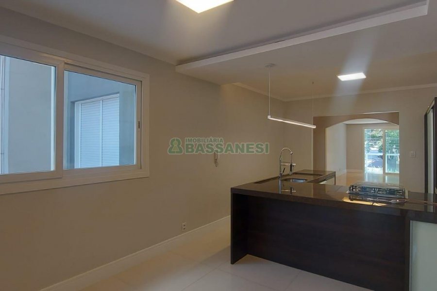 Apartamento com 156m², 3 dormitórios, 1 vaga, no bairro Panazzolo em Caxias do Sul para Alugar