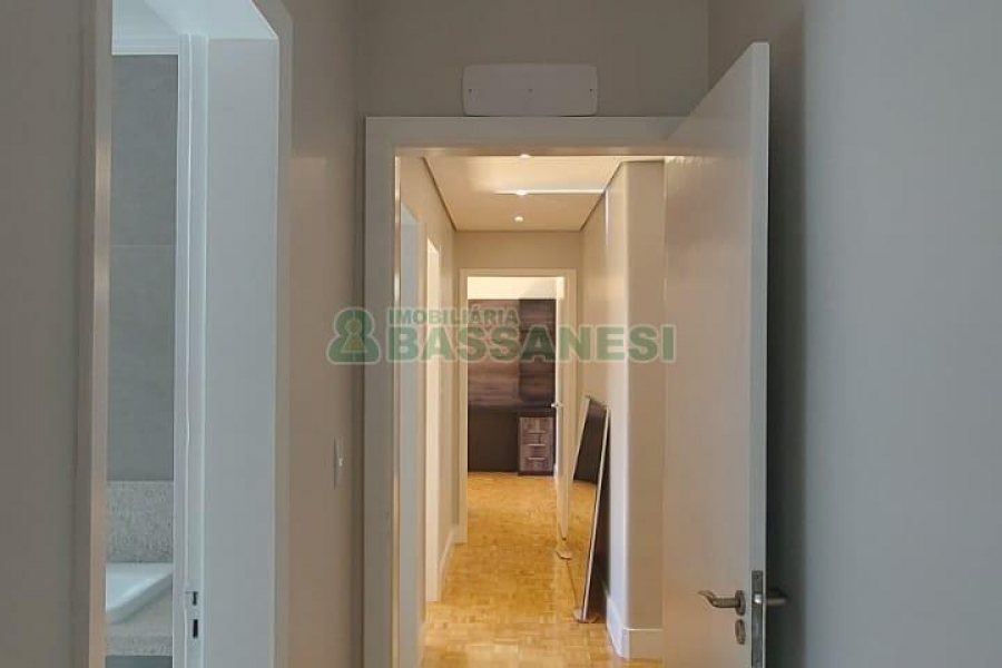 Apartamento com 156m², 3 dormitórios, 1 vaga, no bairro Panazzolo em Caxias do Sul para Alugar