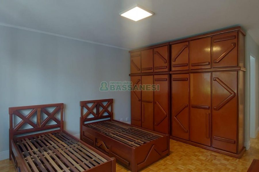 Apartamento com 156m², 3 dormitórios, 1 vaga, no bairro Panazzolo em Caxias do Sul para Alugar